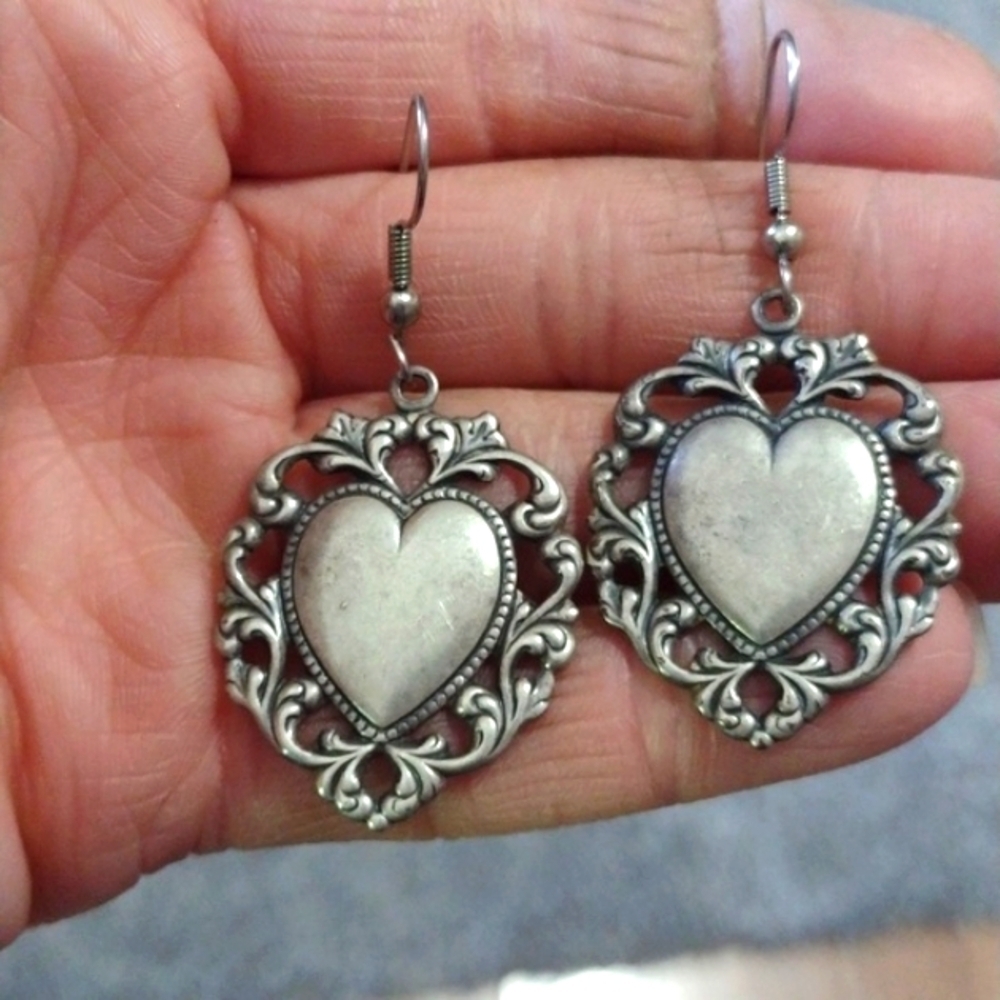 VINTAGE FILIGREE HEART SILVER-TONE DROP DANGLE HOOK 2.1" EARRINGS - Picture 3 of 8